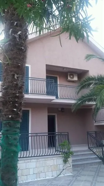 Rent, house, 140m², Stari Aerodrom, Podgorica