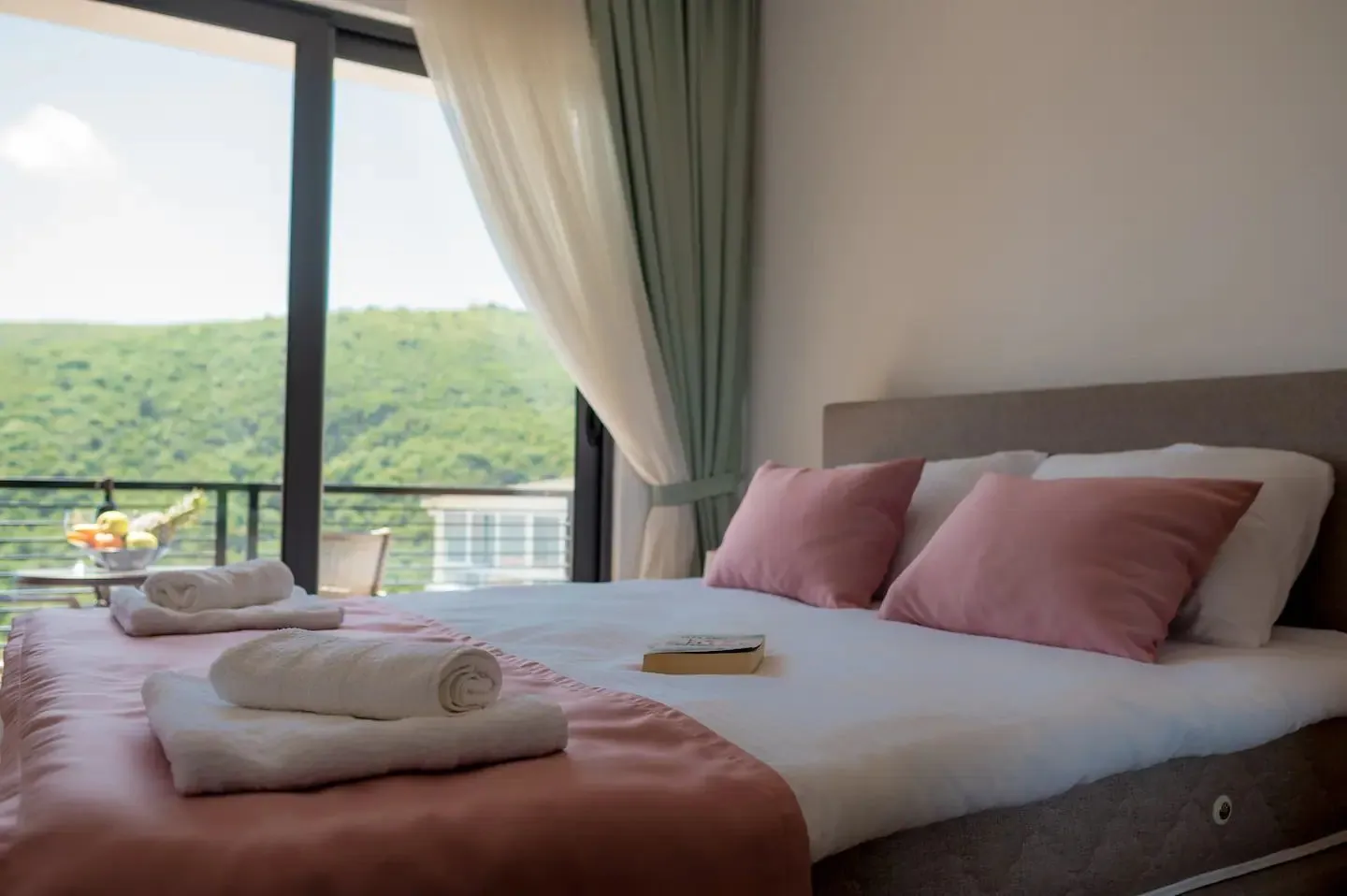 Sale, house, 170m², Bečići, Budva