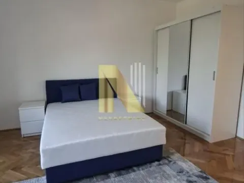 Izdavanje, trosoban stan, 88m², Centar, Novi Sad - image 7