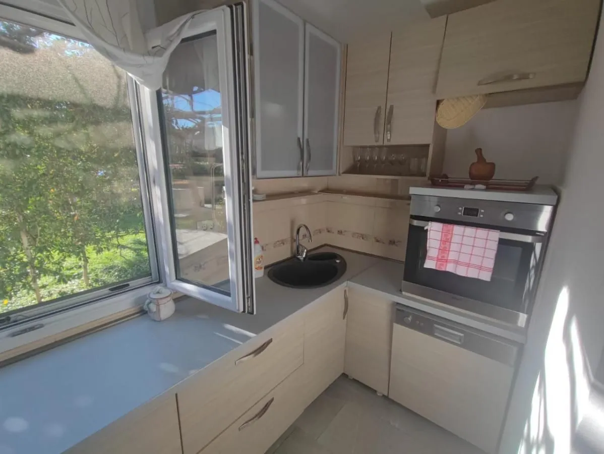 Rent, one bedroom apartment, 40m², Kalimanj, Tivat