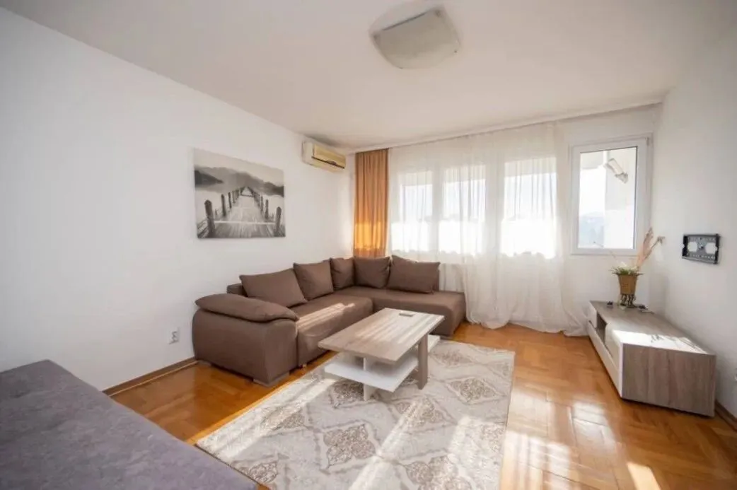 Prodaja, trosoban stan, 108m², Baston, Podgorica