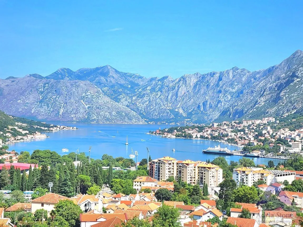 Prodaja, kuća, 1500m², Škaljari, Kotor