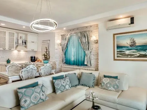 Izdavanje, dvosoban stan, 90m², Kumbor, Herceg Novi - image 3