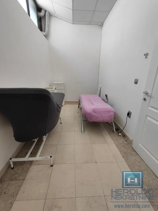 Sale, office space, 58m², Centar, Jagodina
