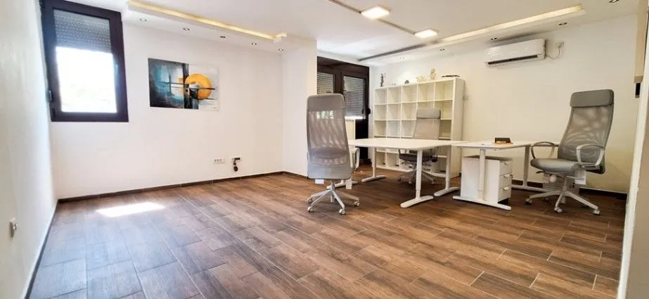 Rent, office space, 80m², Blok 5, Podgorica