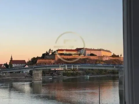 Izdavanje, trosoban stan, 136m², Kej, Novi Sad Sve Podlokacije - image 3