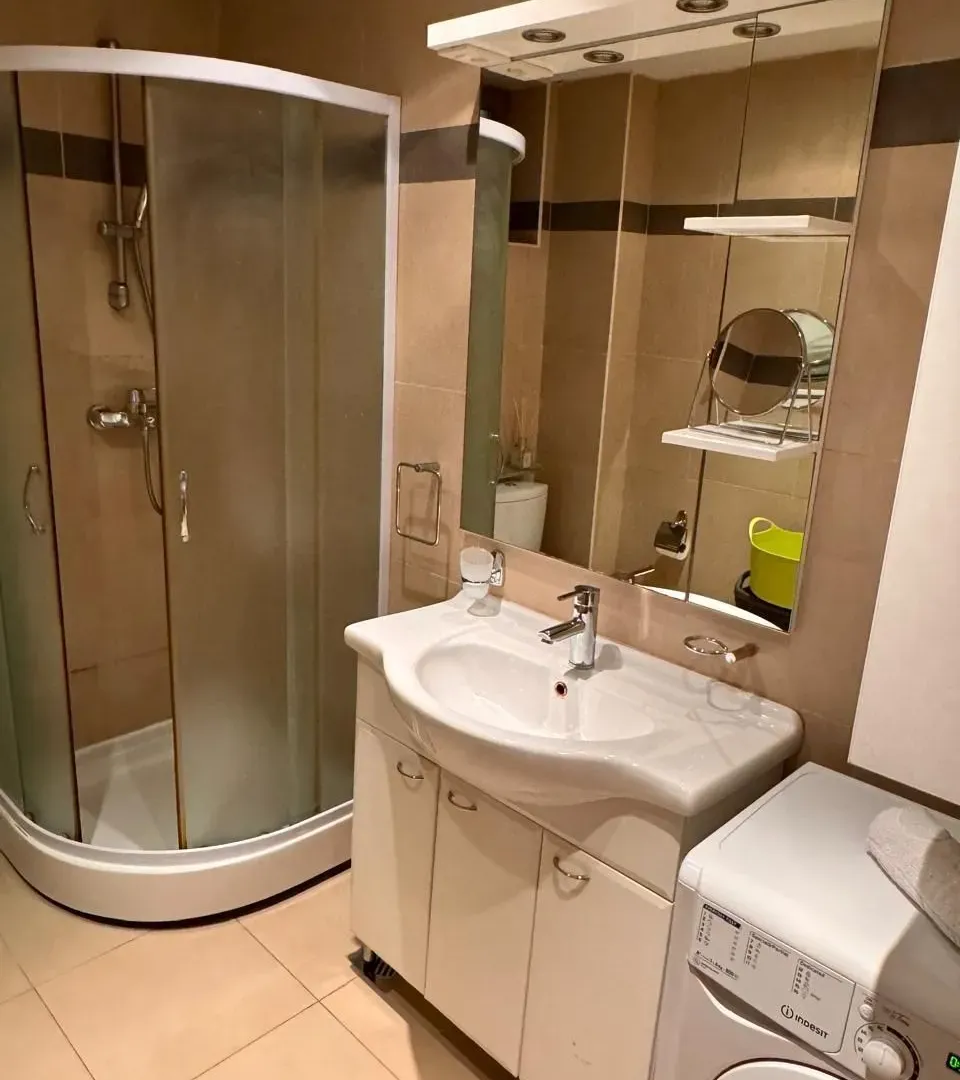 Izdavanje, jednosoban stan, 47m², Pržno, Budva