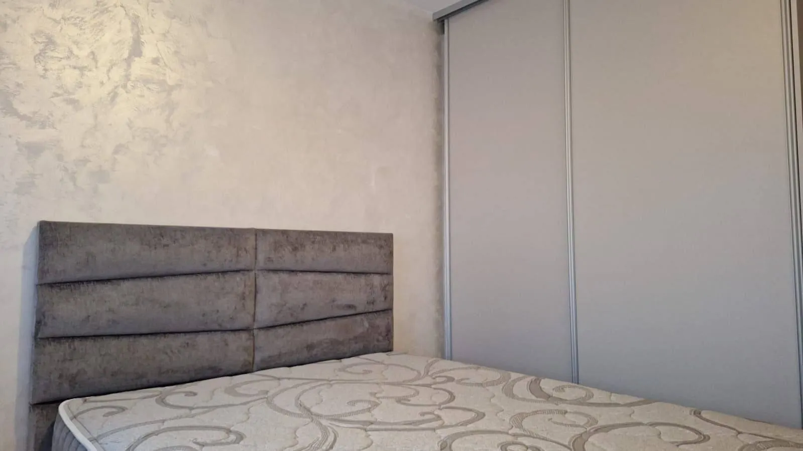 Izdavanje, jednosoban stan, 43m², Stari Aerodrom, Podgorica