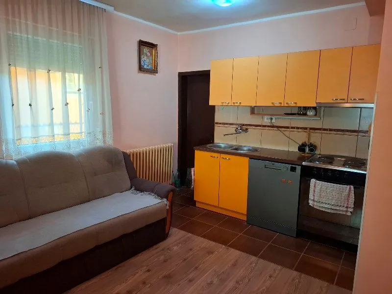 Prodaja, kuća, 225m², Surčin (mesto), Surčin