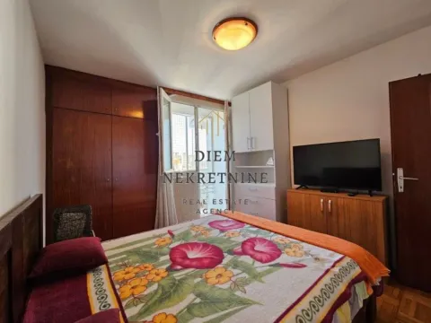 Izdavanje, stan, 53m², Centar, Bar - image 9