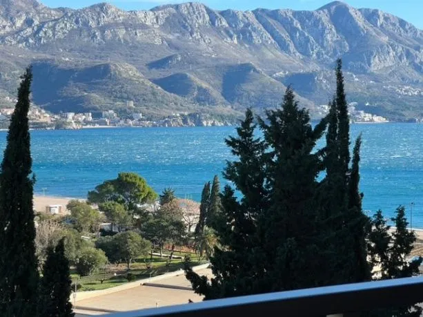 Sale, three bedroom apartment, 105m², Bečići, Budva