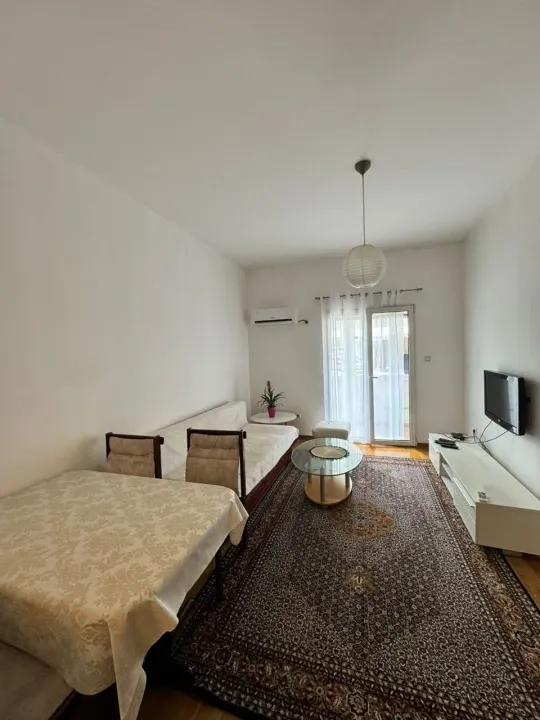 Izdavanje, jednosoban stan, 46m², Rozino, Budva