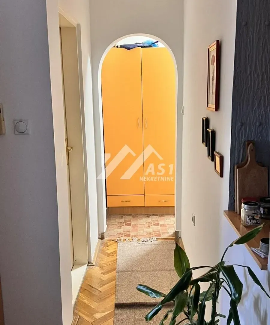 Prodaja, jednosoban stan, 33m², Bulevar Evrope, Novi Sad Sve Podlokacije