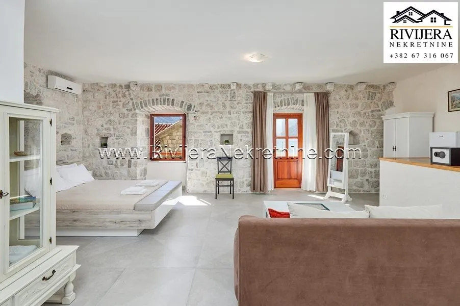 Sale, house, 450m², Dobrota, Kotor