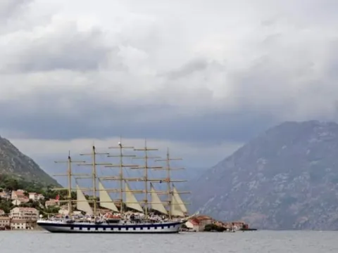 Prodaja, trosoban stan, 100m², Dobrota, Kotor - image 8