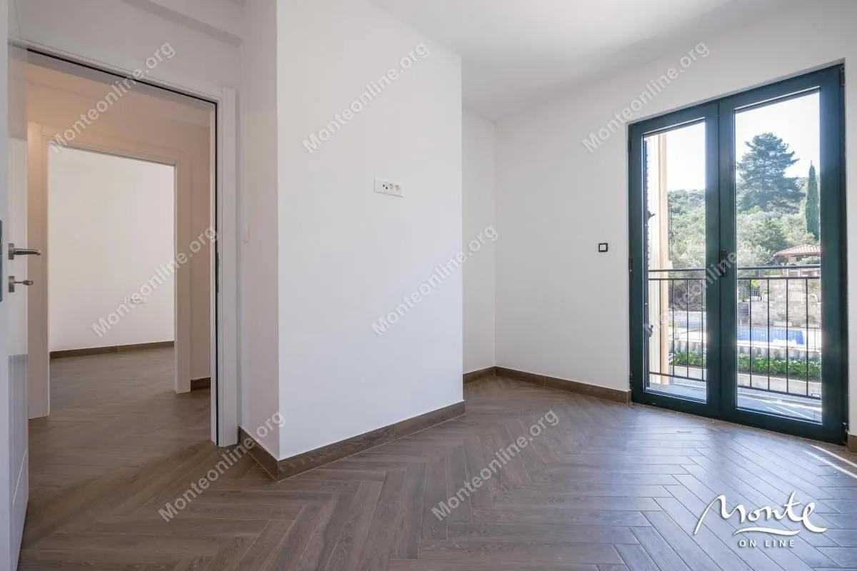 Prodaja, trosoban stan, 96m², Krašići, Tivat