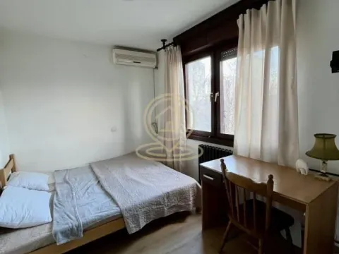 Izdavanje, jednosoban stan, 44m², Kragujevac, Srbija - image 3