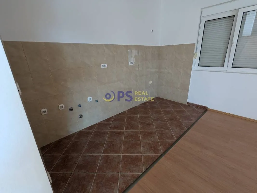 Sale, four bedroom apartment, 119m², Sutomore, Bar