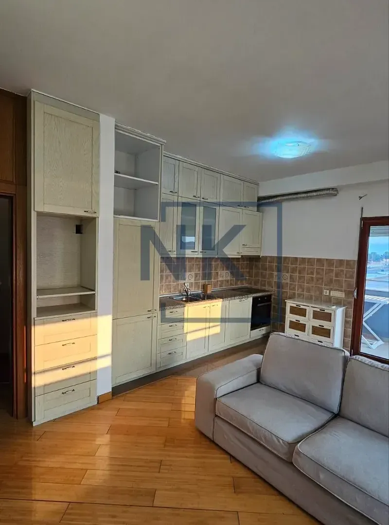 Izdavanje, dvosoban stan, 64m², Stari Aerodrom, Podgorica