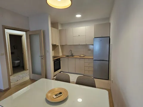 Izdavanje, stan, 50m², City Kvart, Podgorica - image 4