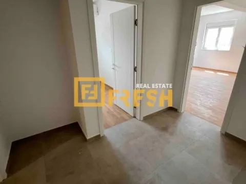 Sale, three bedroom apartment, 105m², Stari Aerodrom, Podgorica - image 9