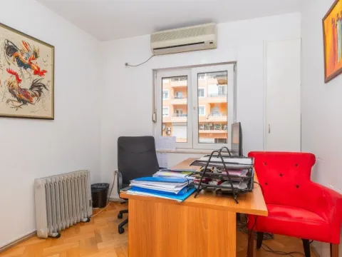 Poslovni prostor in Preko Morače