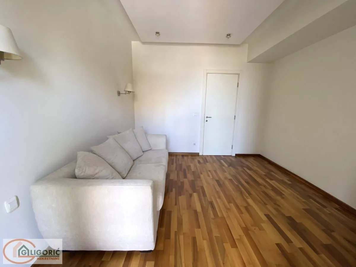 Sale, four bedroom apartment, 122m², Stari Grad, Beograd