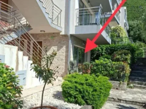 Rent, two bedroom apartment, 40m², Đenovići, Herceg Novi - image 6