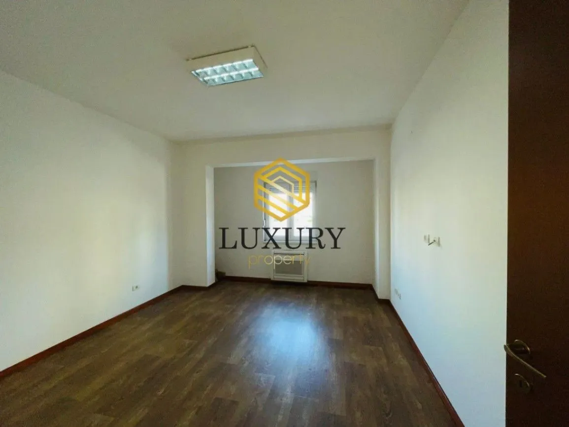Rent, office space, 110m², City Kvart, Podgorica