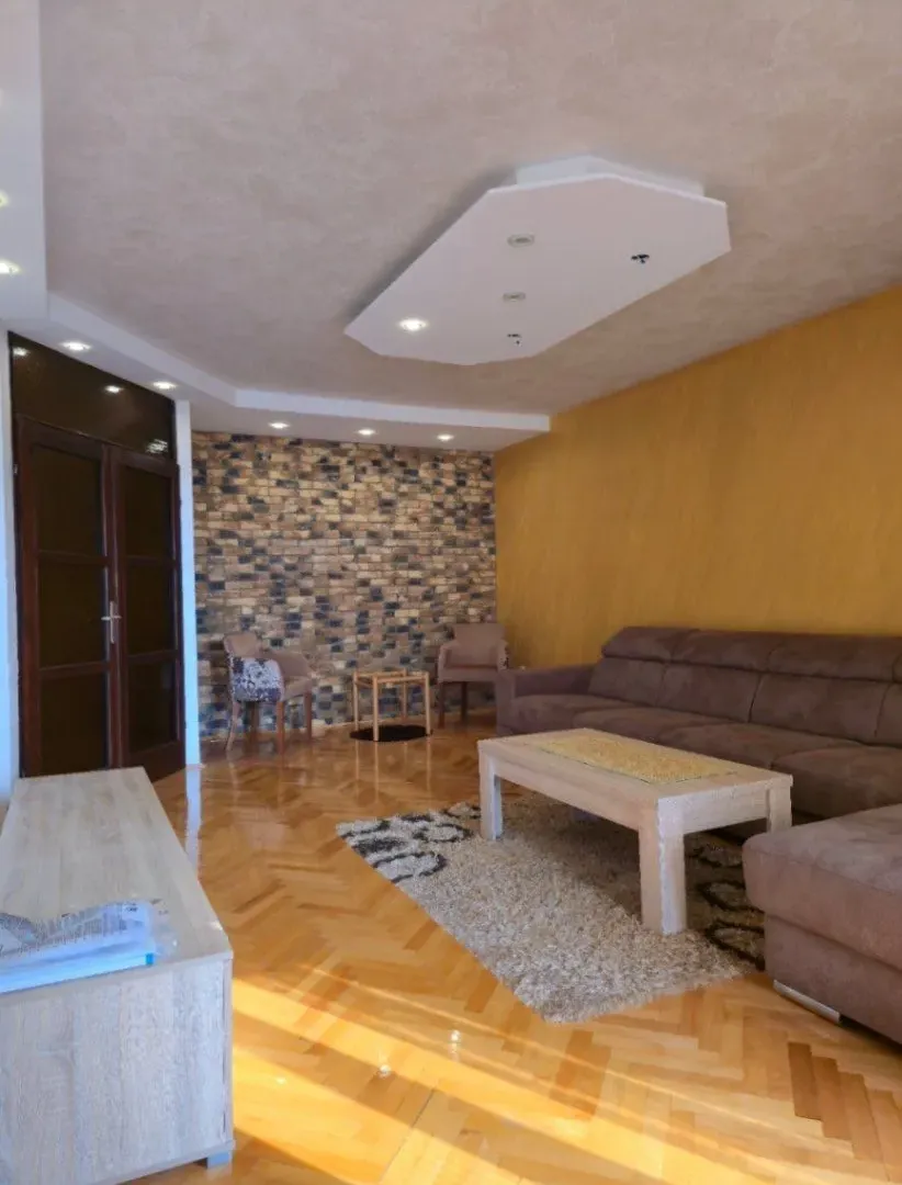 Izdavanje, trosoban stan, 115m², Zabjelo, Podgorica