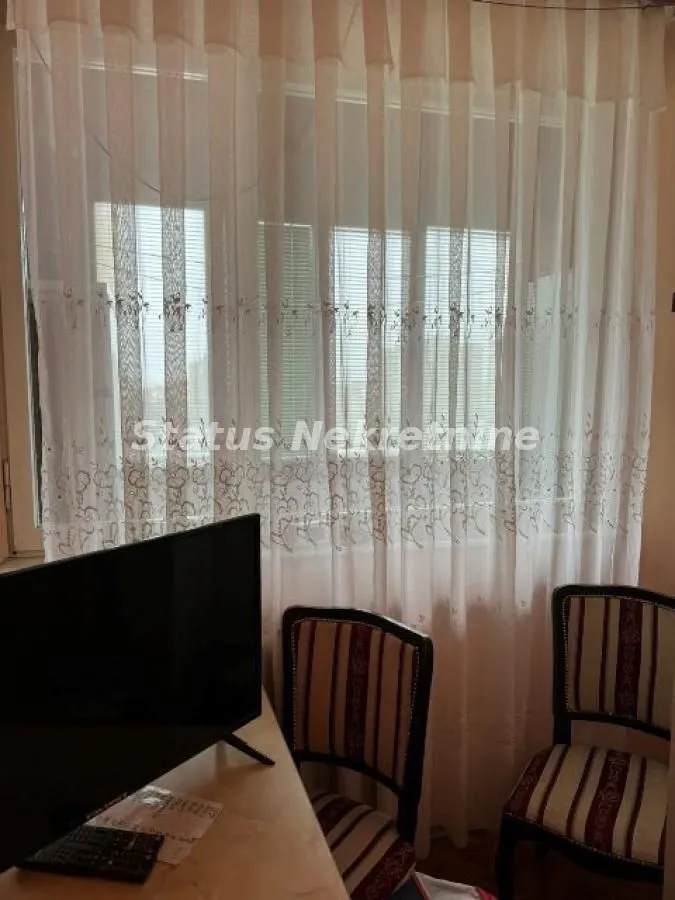 Izdavanje, dvosoban stan, 53m², Bulevar Oslobodjenja, Novi Sad Sve Podlokacije