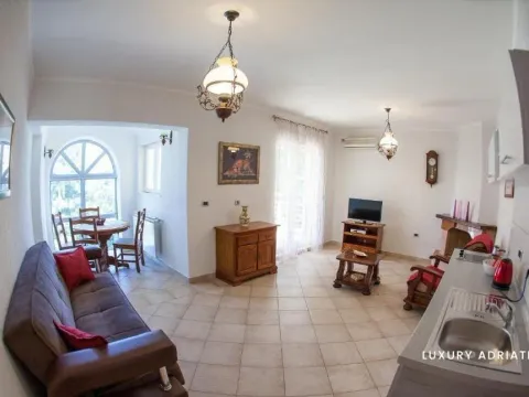 Prodaja, kuća, 670m², Prčanj, Kotor - image 15