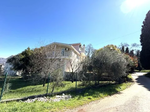 Rent, house, 300m², Zagorič, Podgorica - image 29