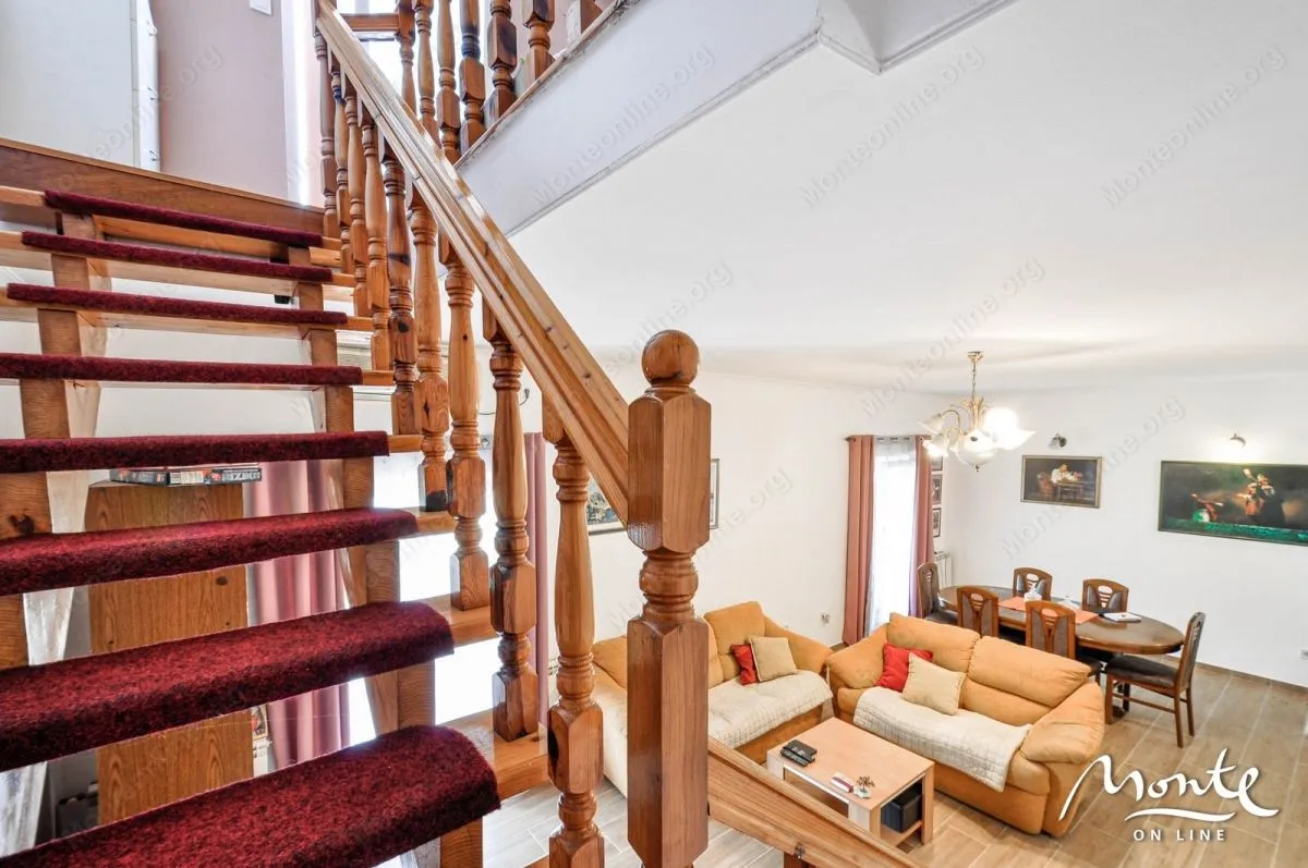Prodaja, trosoban stan, 116m², Tivat, Crna Gora