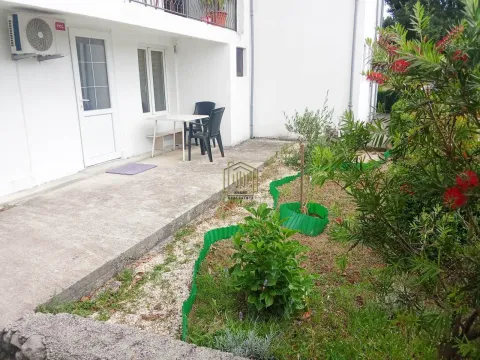 Rent, apartment, 30m², Radanovići, Kotor - image 11