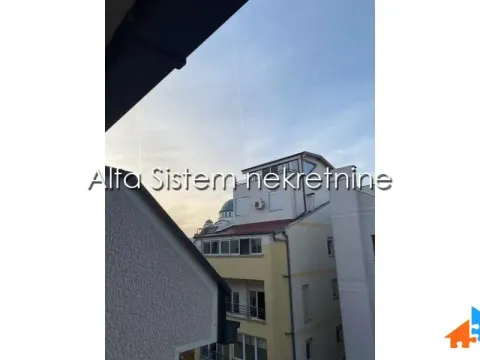 Izdavanje, četvorosoban stan, 110m², Vračar Hram, Vračar Sve Podlokacije - image 15