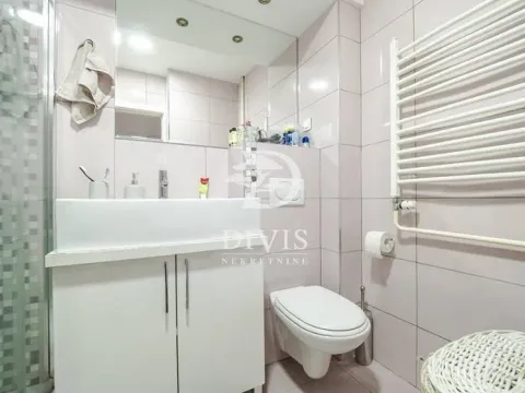 Sale, two bedroom apartment, 56m², Neimar, Vračar Sve Podlokacije - image 10