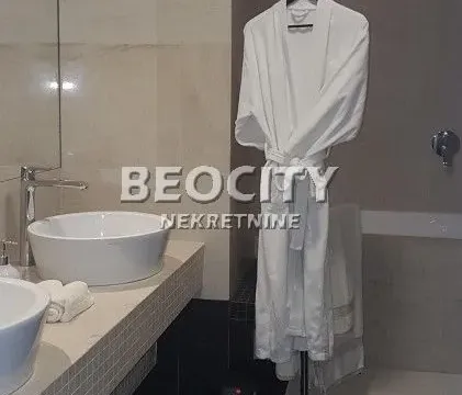 Izdavanje, četvorosoban stan, 240m², Kalenić Pijaca, Vračar Sve Podlokacije - image 3