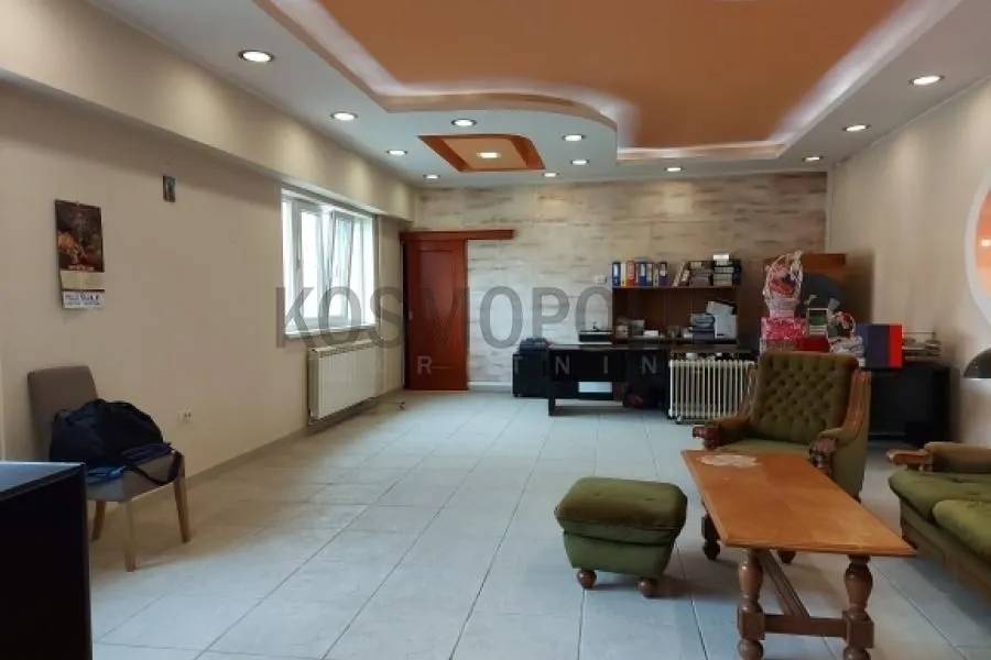Rent, office space, 440m², Surčin (mesto), Surčin