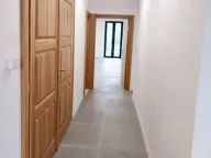 Izdavanje, poslovni prostor, 120m², Centar, Podgorica - image 2