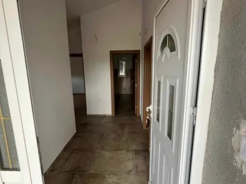 Izdavanje, dvosoban stan, 70m², Konik, Podgorica - image 3