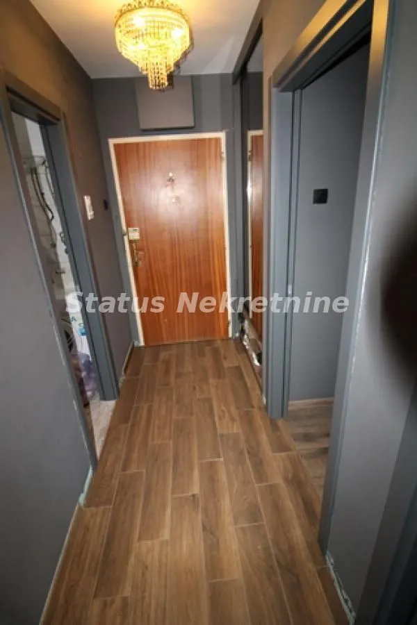 Prodaja, dvosoban stan, 63m², Bulevar Oslobodjenja, Novi Sad Sve Podlokacije