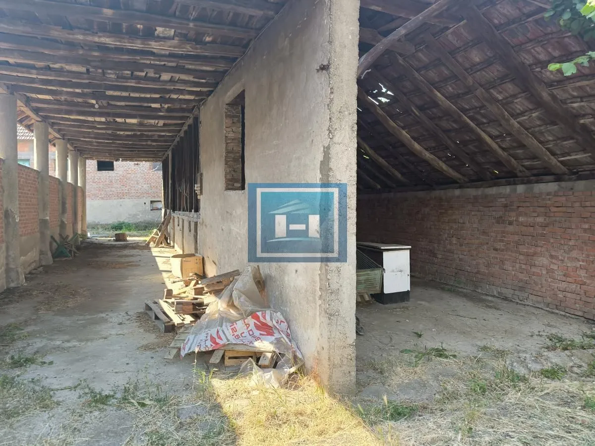 Prodaja, kuća, 824m², Brestovo, Despotovac