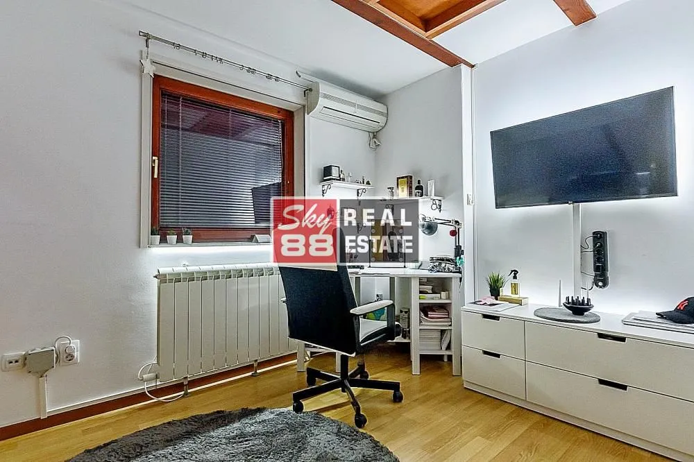 Sale, four bedroom apartment, 104m², Stari Grad, Beograd