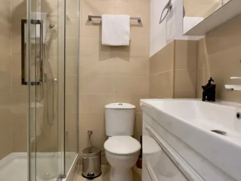 Izdavanje, dvosoban stan, 55m², Muo, Kotor - image 8