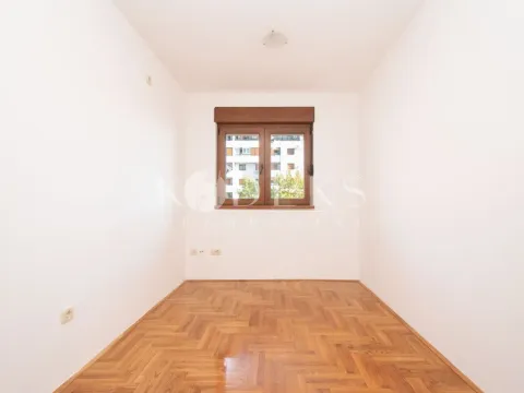 Izdavanje, dvosoban stan, 66m², Stari Aerodrom, Podgorica - image 4