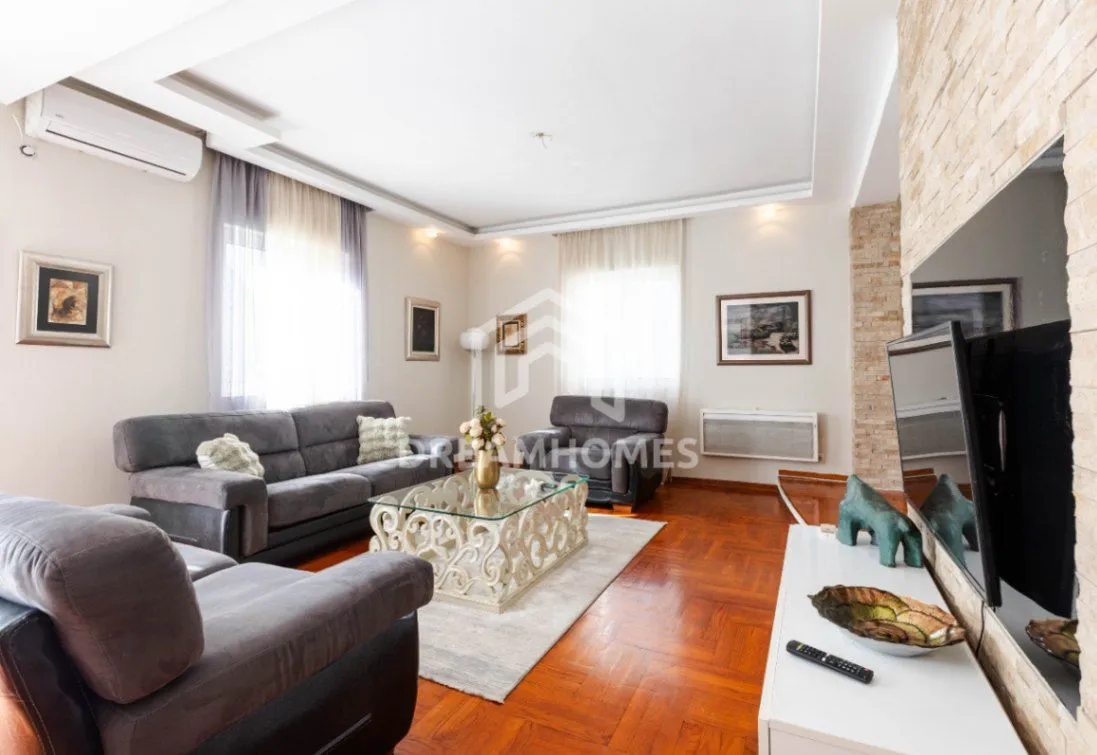 Izdavanje, dvosoban stan, 107m², Drac, Podgorica