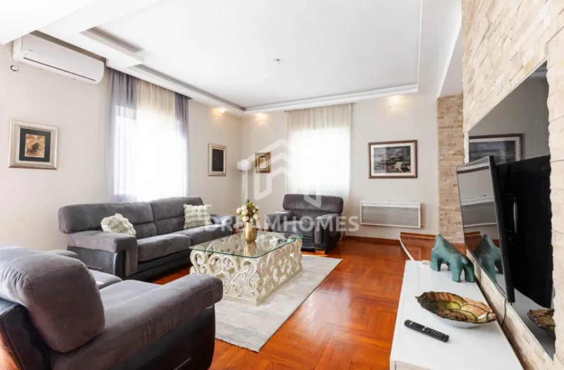 Izdavanje, dvosoban stan, 107m², Drac, Podgorica