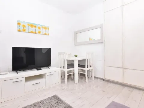 Rent, studio apartment, 29m², Preko Morače, Podgorica - image 2
