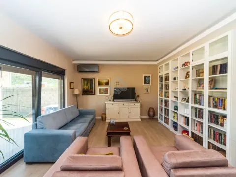 Prodaja, kuća, 130m², Tološi, Podgorica - image 30